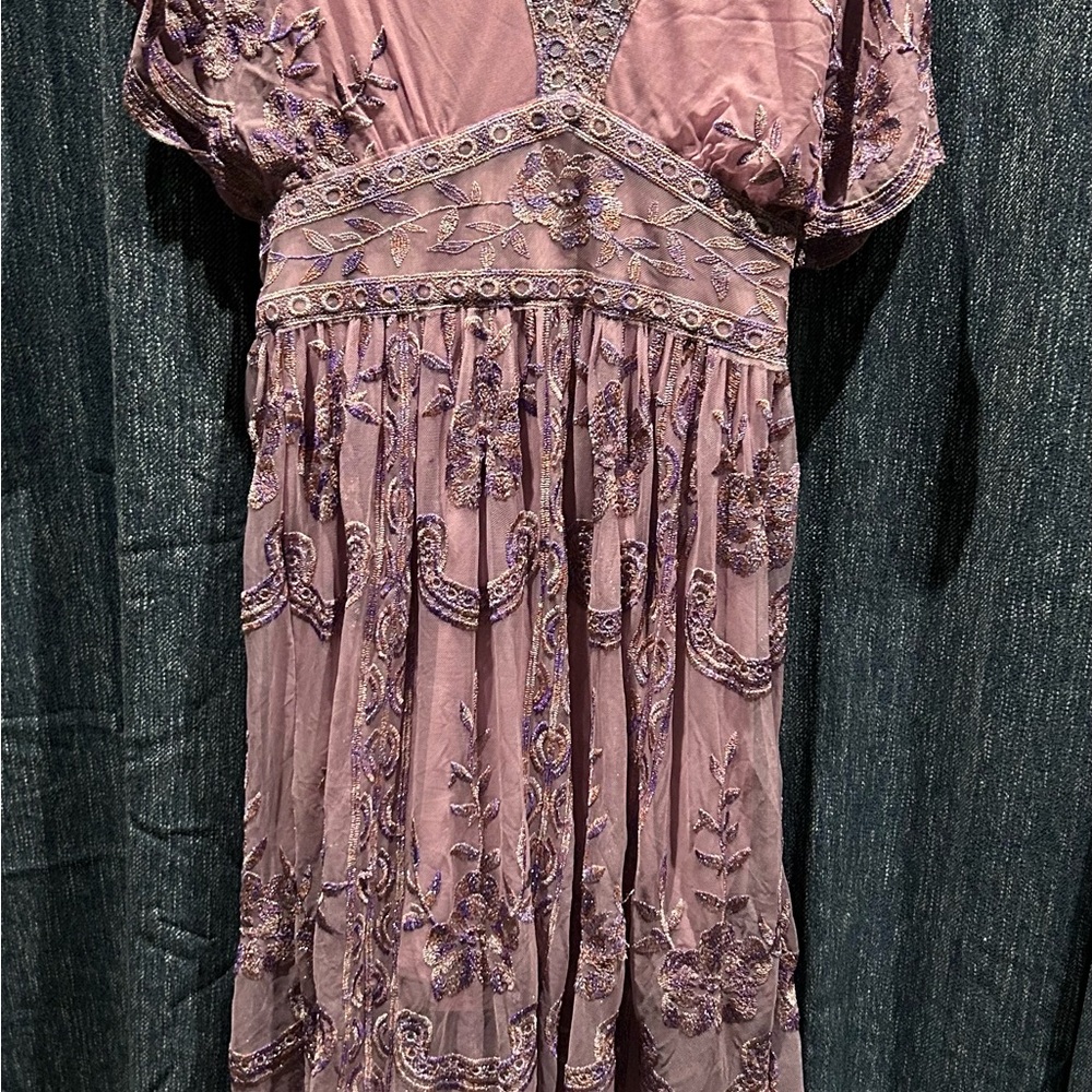 Altar’d State dress beautiful & delicate! Great condition!